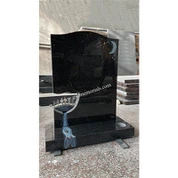 Räätälöity silta joella Hautakivi